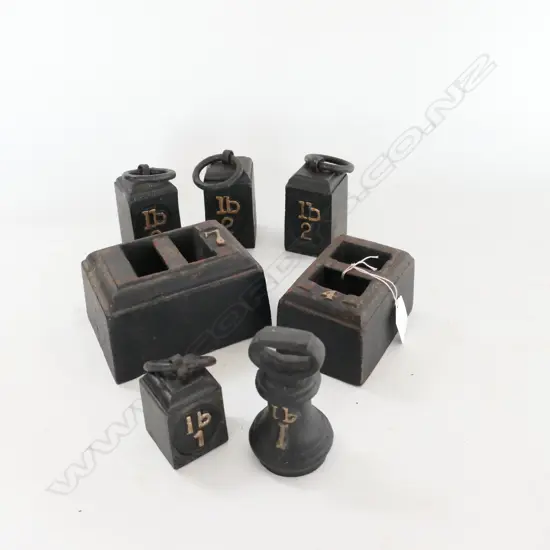 7 CAST IRON WEIGHTS - 7lb, 4lb,  3 x 2lb & 2 x 1lb AND (to WEIGH 1-19lb)